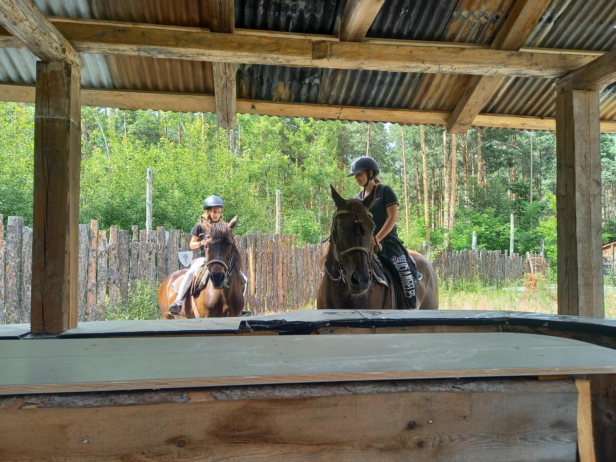Pferdehof Ansteingut Villa Sluderno Buitenkant foto